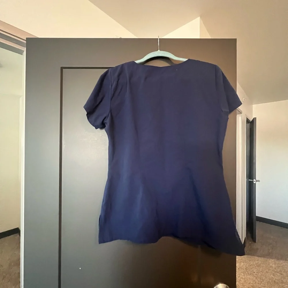 Grey’s Anatomy by Barco scrub set in NAVY BLUE size MEDIUM - Picture 3 of 12